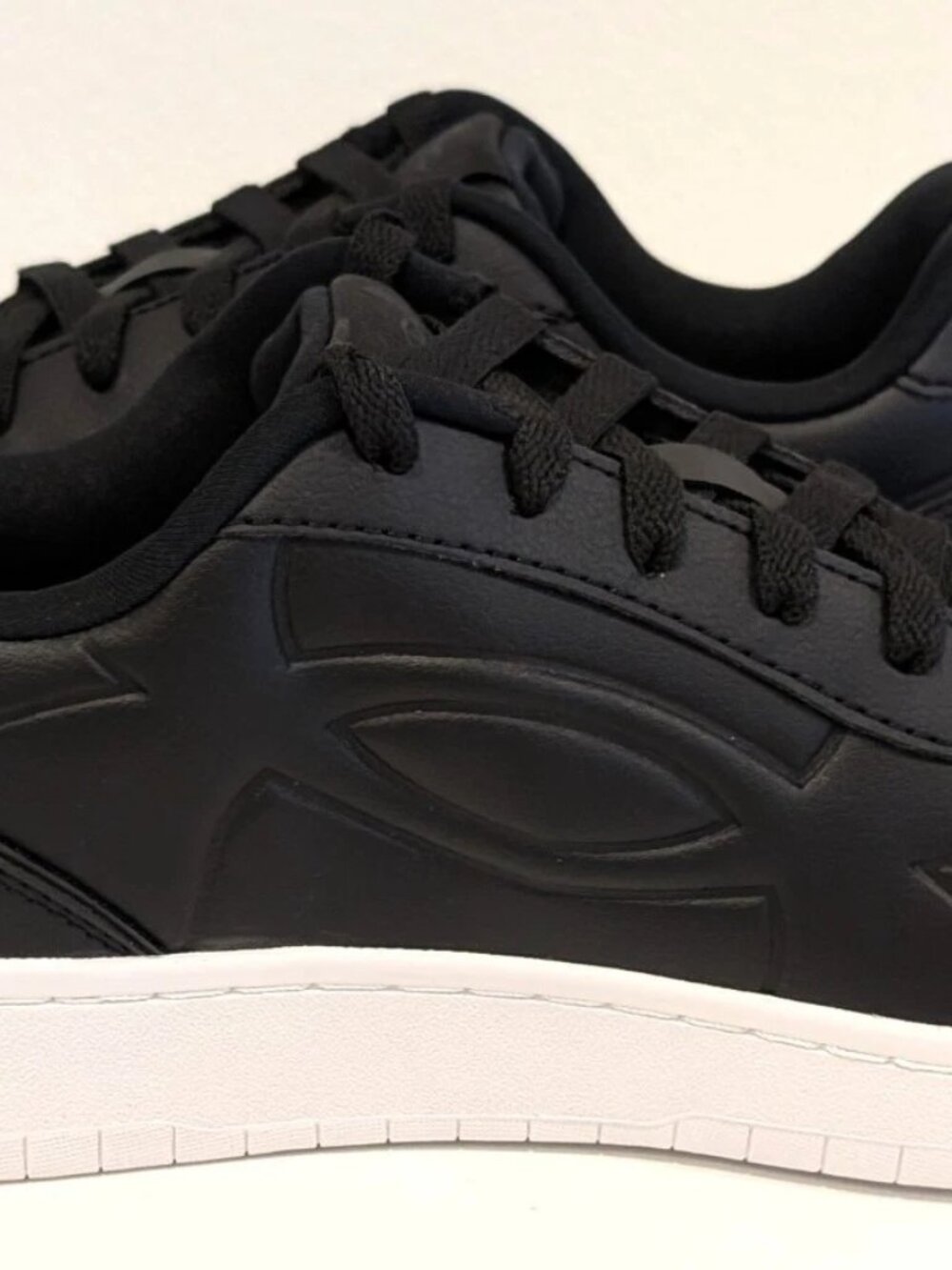 Under Armour UA Tempo Mens Size 10 Casual Sneakers | Black White NIB